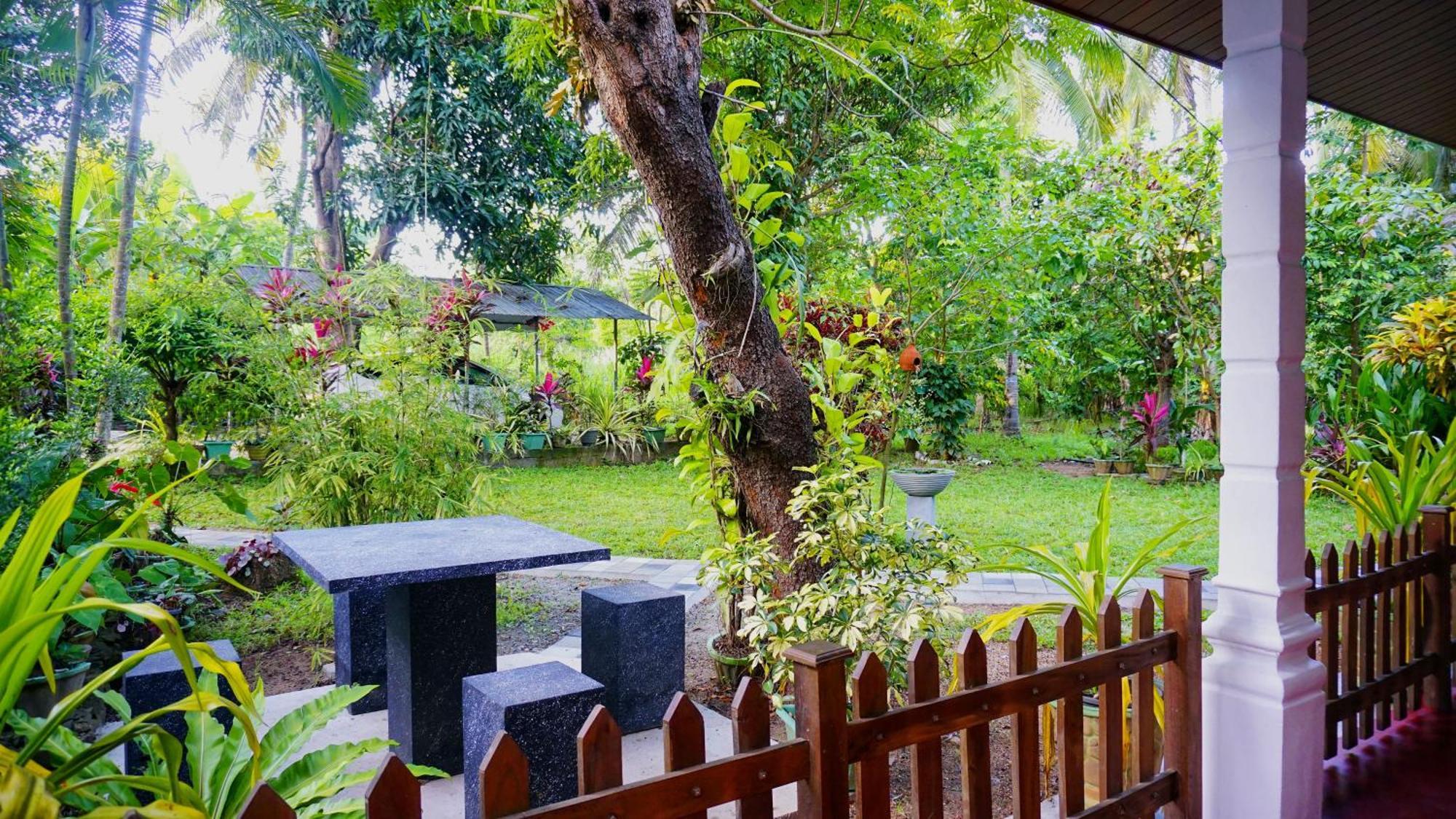 Lake Island Home Stay Dambulla Eksteriør billede
