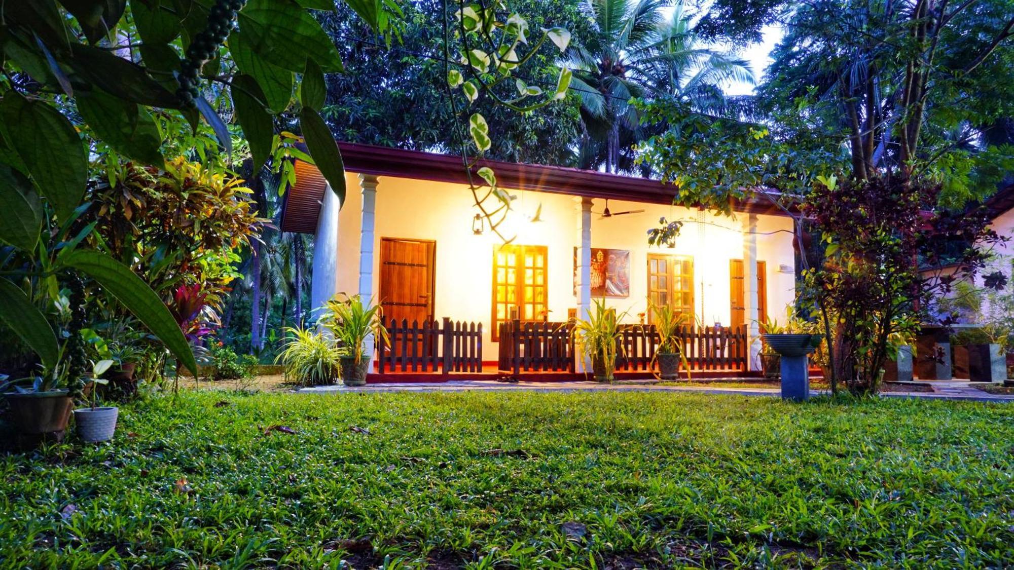 Lake Island Home Stay Dambulla Eksteriør billede