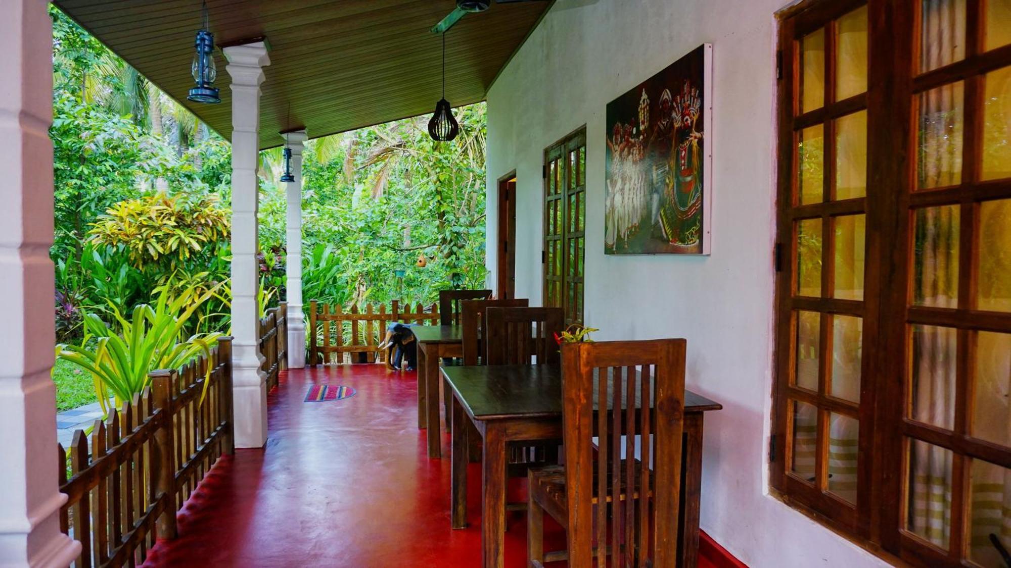 Lake Island Home Stay Dambulla Eksteriør billede
