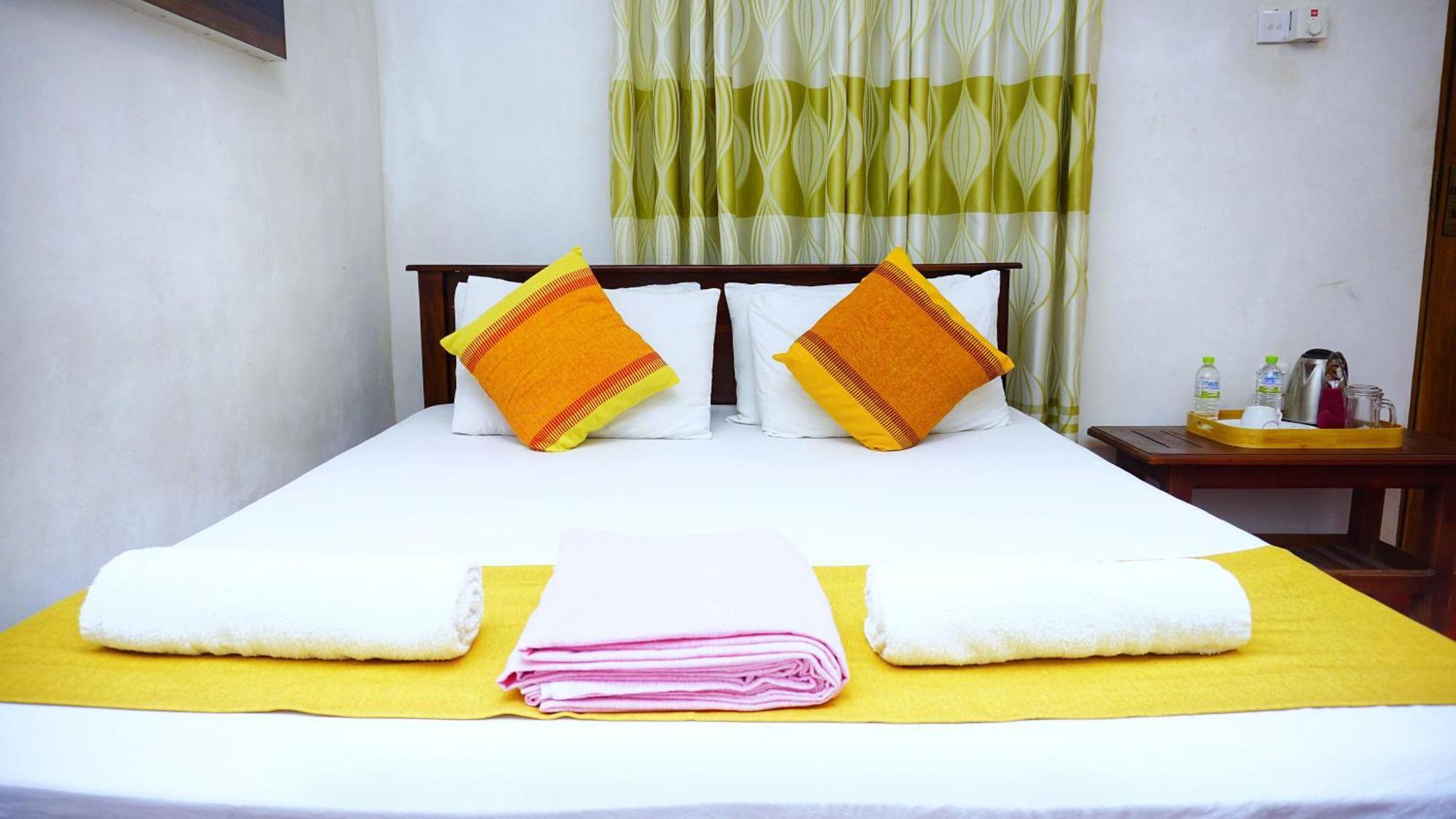Lake Island Home Stay Dambulla Eksteriør billede