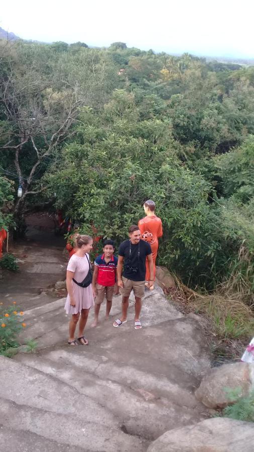 Lake Island Home Stay Dambulla Eksteriør billede