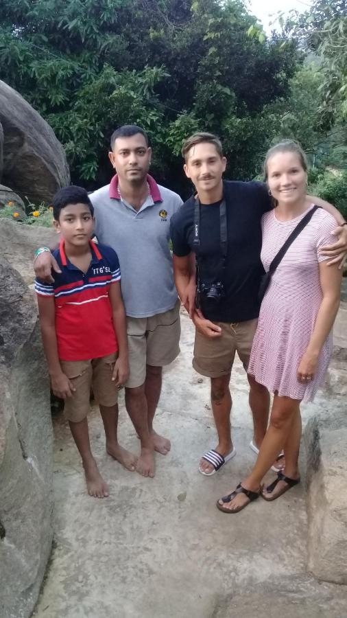 Lake Island Home Stay Dambulla Eksteriør billede